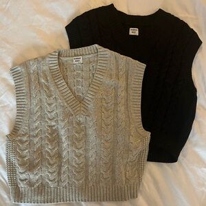 2 Sunday Best Aritzia V Neck Sweaters